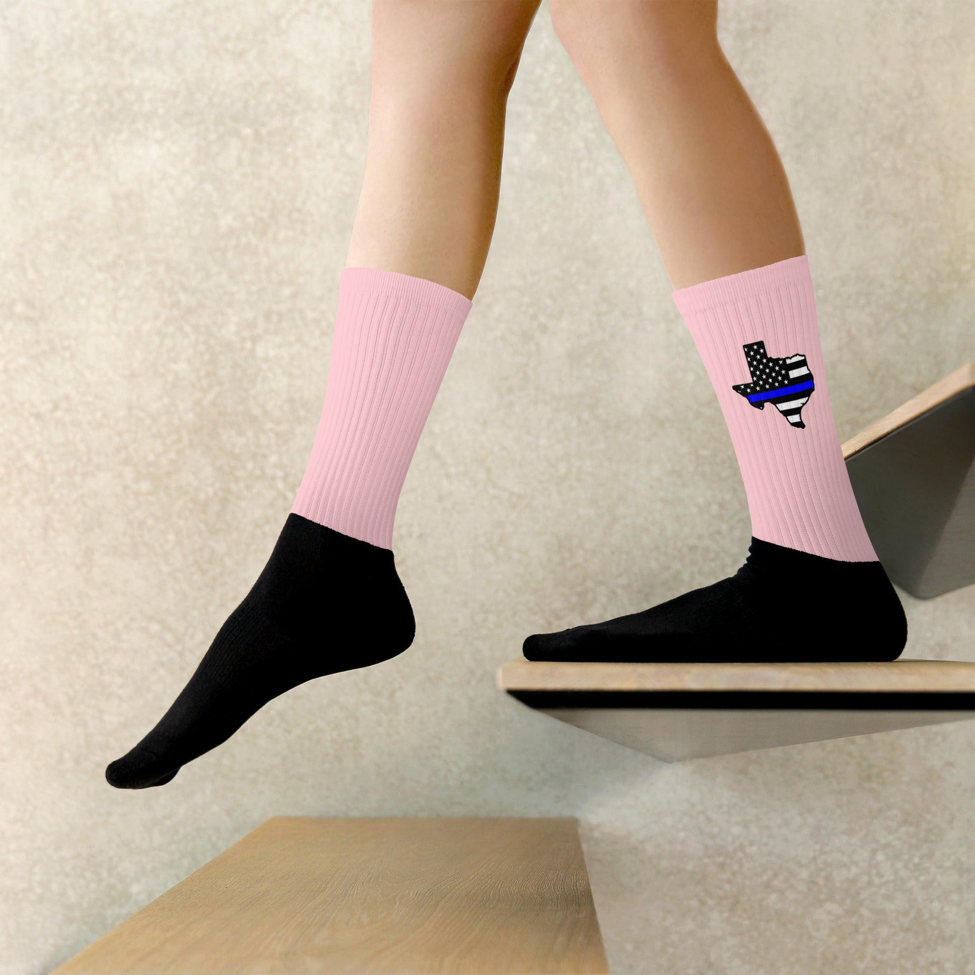 exas Thin Blue Line Flag Pink and Black Socks - Stylish and Comfortable