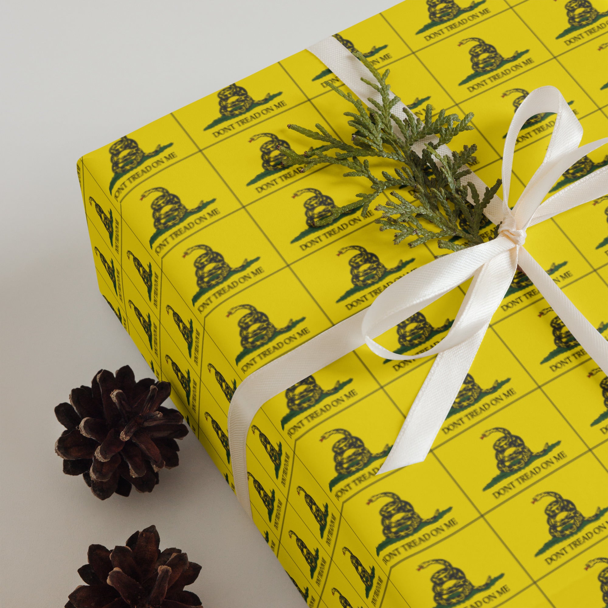 Gadsden Flag Yellow Wrapping Paper - Liberty-Themed Gift Wrap (Style 1)